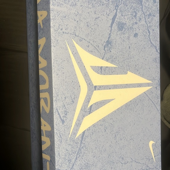 Ja 1 Basketball shoe - Picture 2 of 3